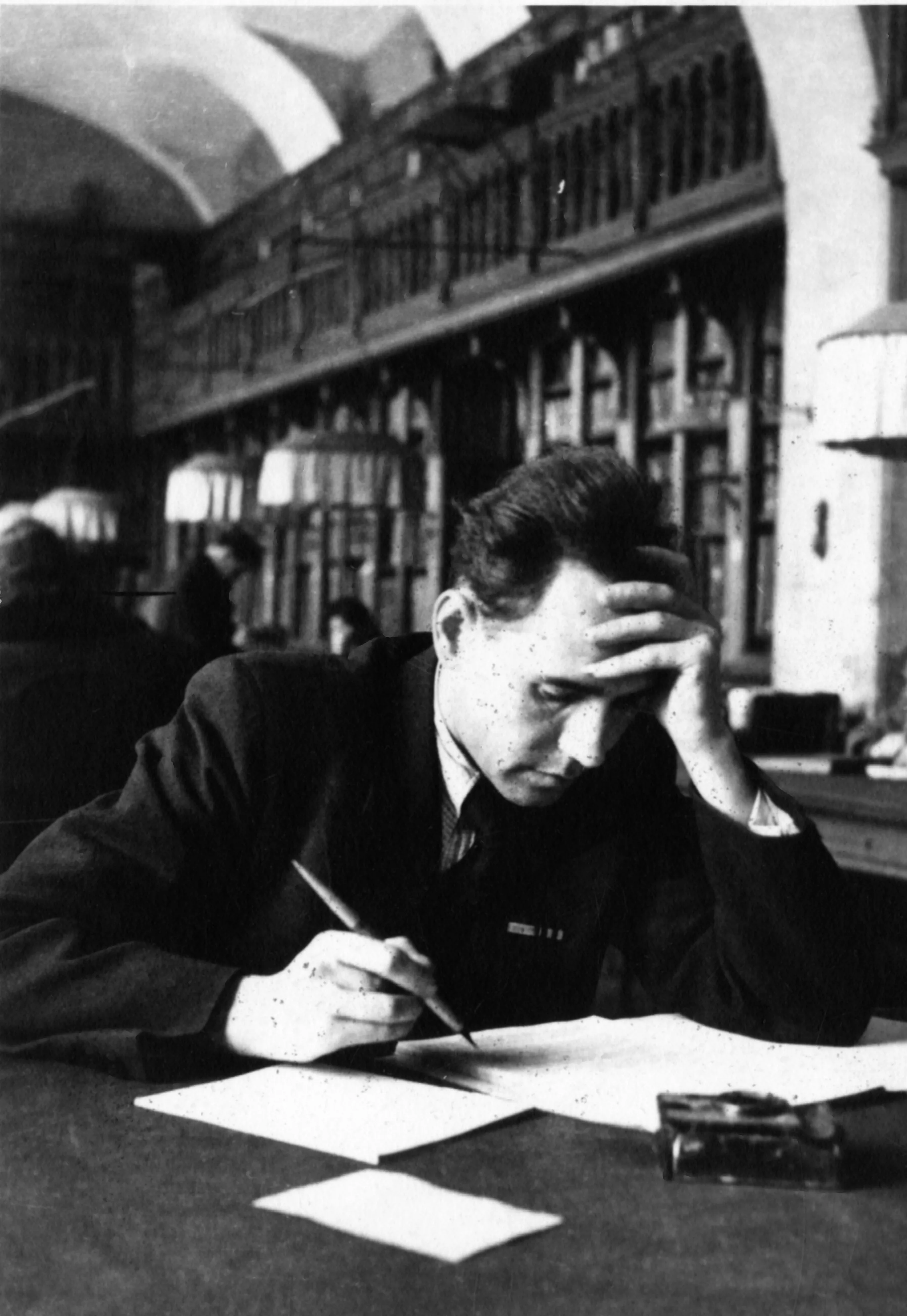 Unknown photographer. Vasily Pushkaryov as a student. Research Library of the USSR Academy of Arts. Ilya Repin Institute of Painting, Sculpture and Architecture. Leningrad. 1946–1947. Silver bromide print
