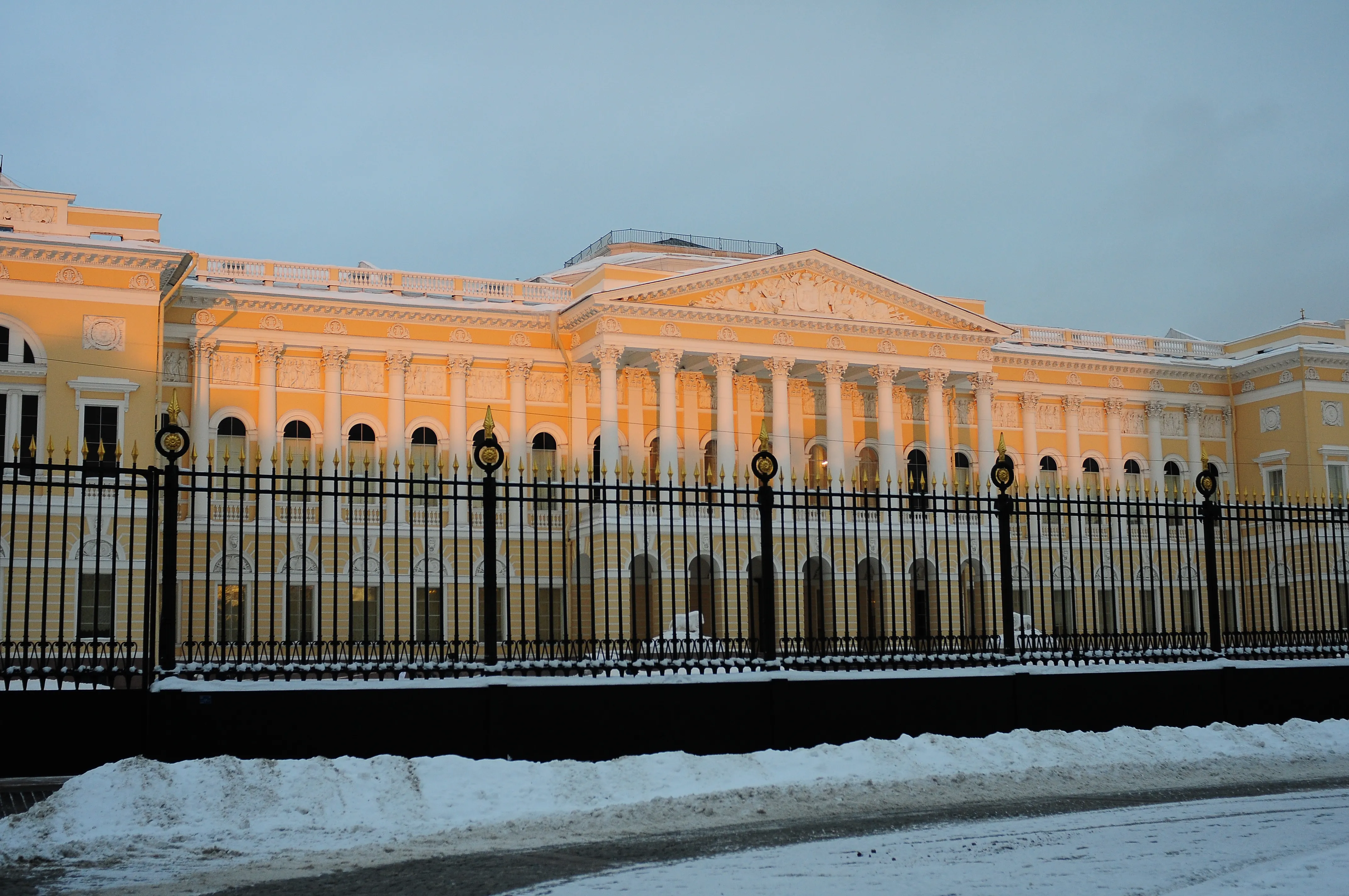 Southern facade. View from Inzhenernaya Street