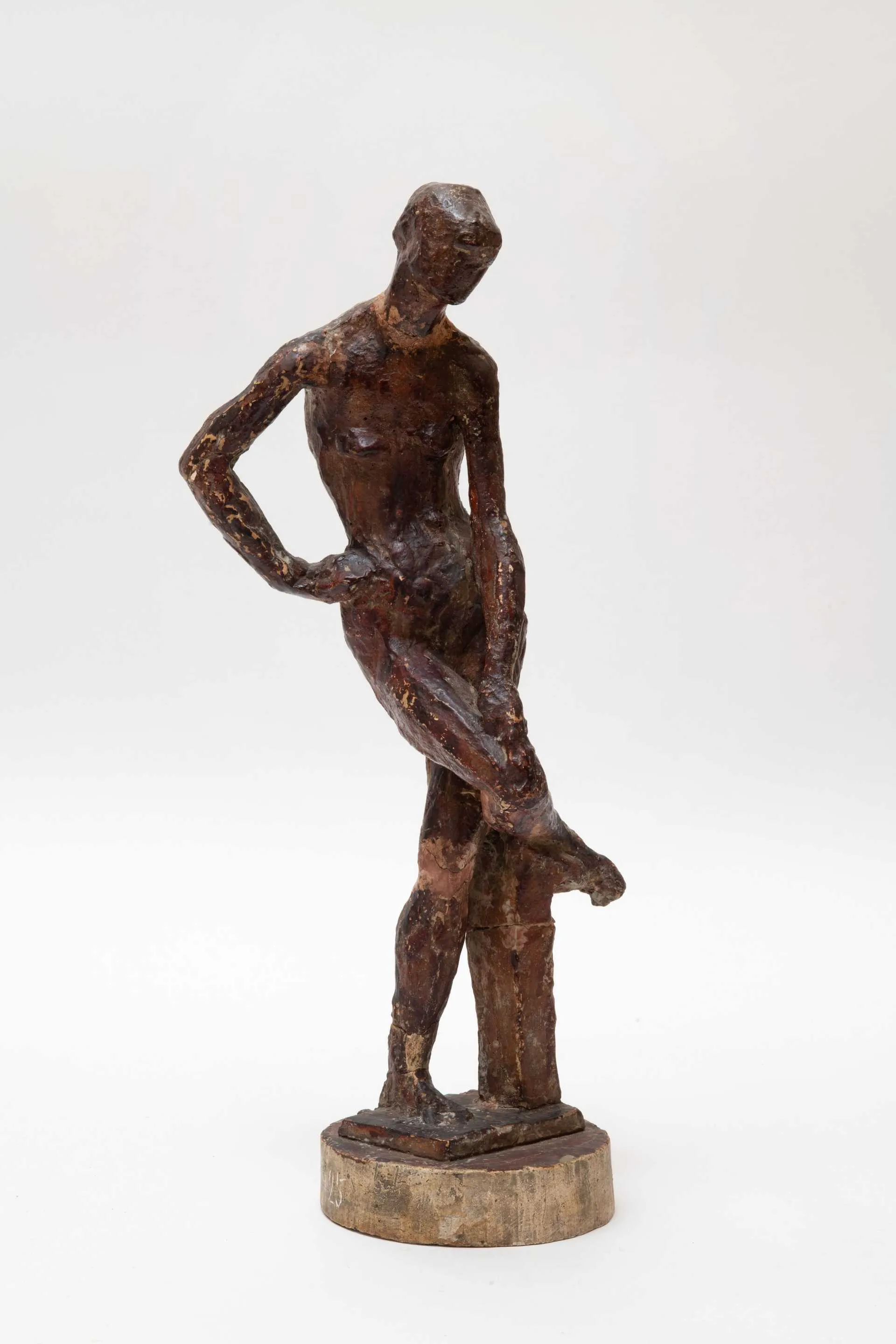 Pelageya Shuriga. Study. 1925. Plaster, varnish. 35.5 x 14.3 x 12.7